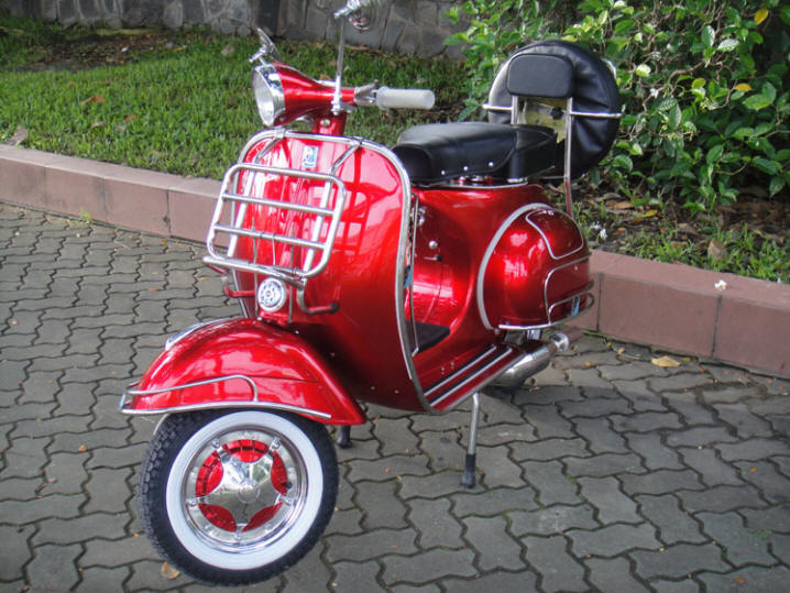 Vespa VBB Traffic Red