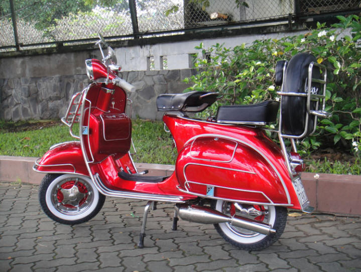 Vespa VBB Traffic Red