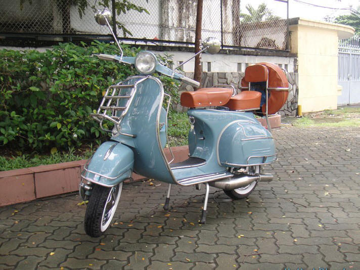 Vespa VBC Pastel Blue