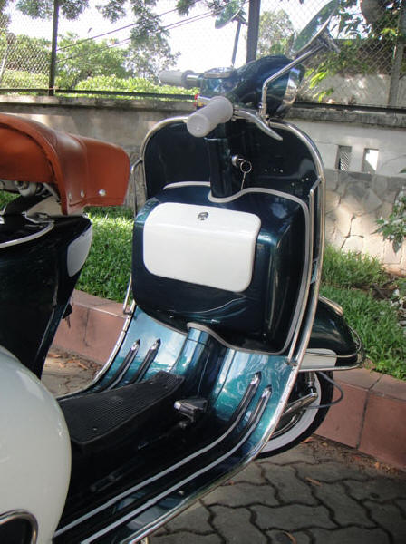 Vespa VLB Green Blue and White