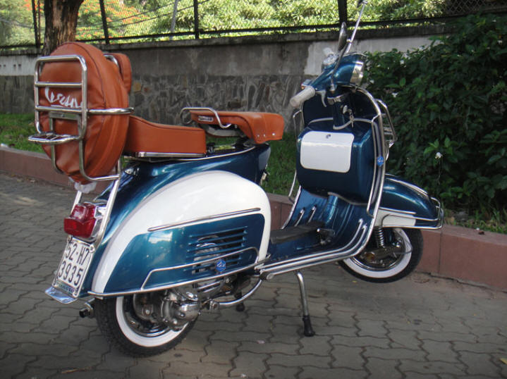 Vespa VLB Green Blue and White