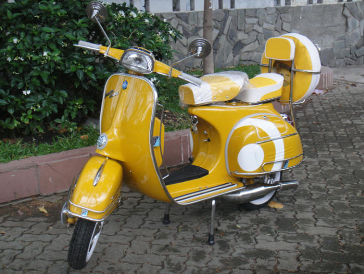 Vespa VLB Yellow and White MOD Target