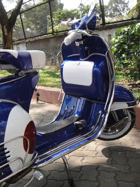Vespa VBB Blue and White MOD Target