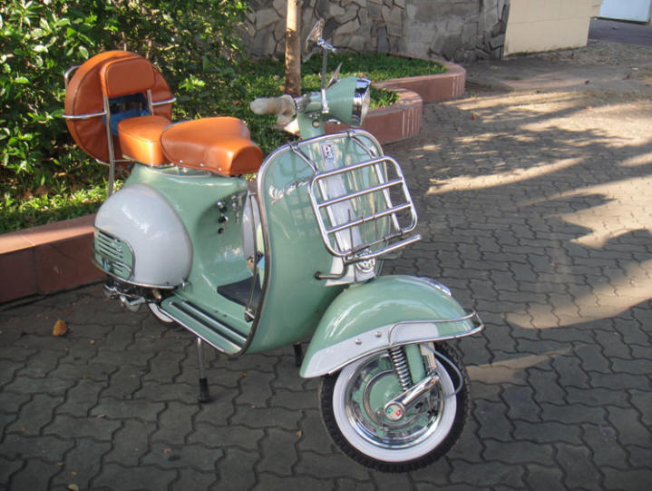 Vespa VBB Turquoise Blue and White