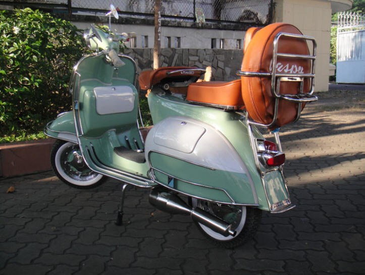 Vespa VBB Turquoise Blue and White