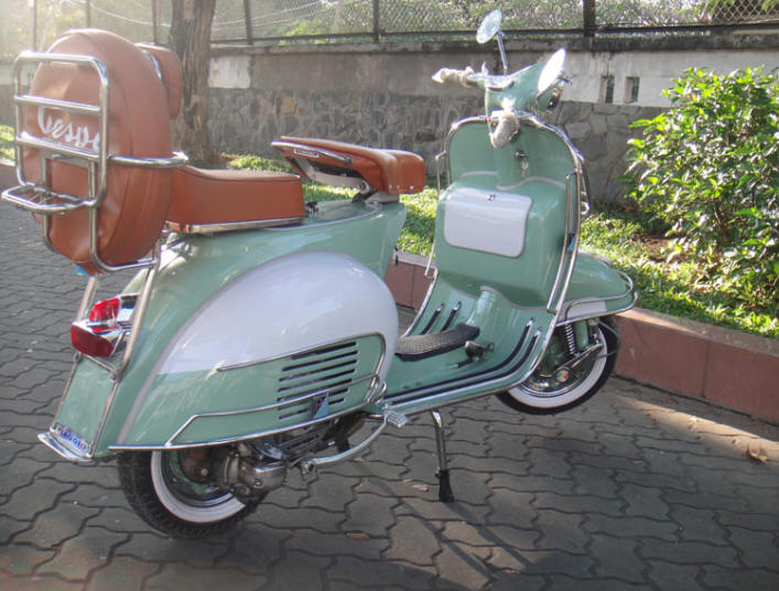 Vespa VBB Turquoise Blue and White