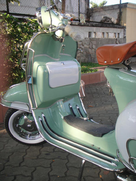 Vespa VBB Turquoise Blue and White