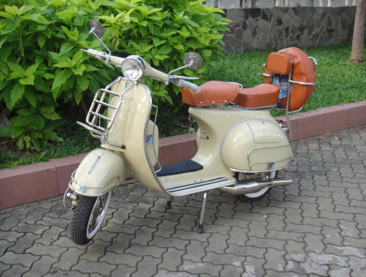 Vespa VBB Dark Ivory