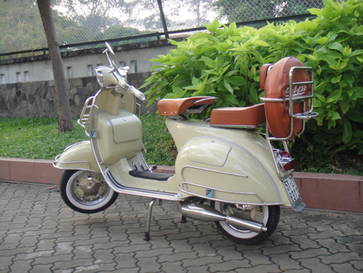 Vespa VBB Dark Ivory