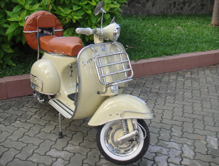 Vespa VBB Dark Ivory