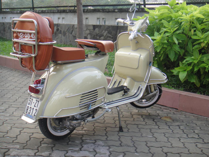Vespa VBB Dark Ivory