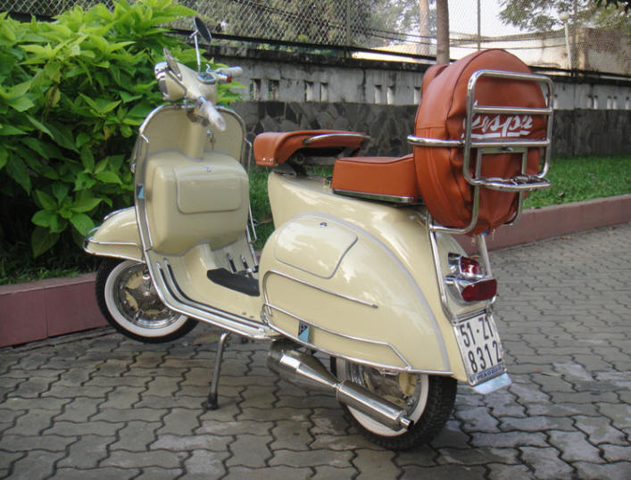 Vespa VBB Dark Ivory