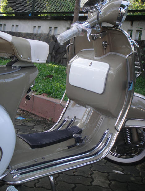 Vespa VBB Brown and White