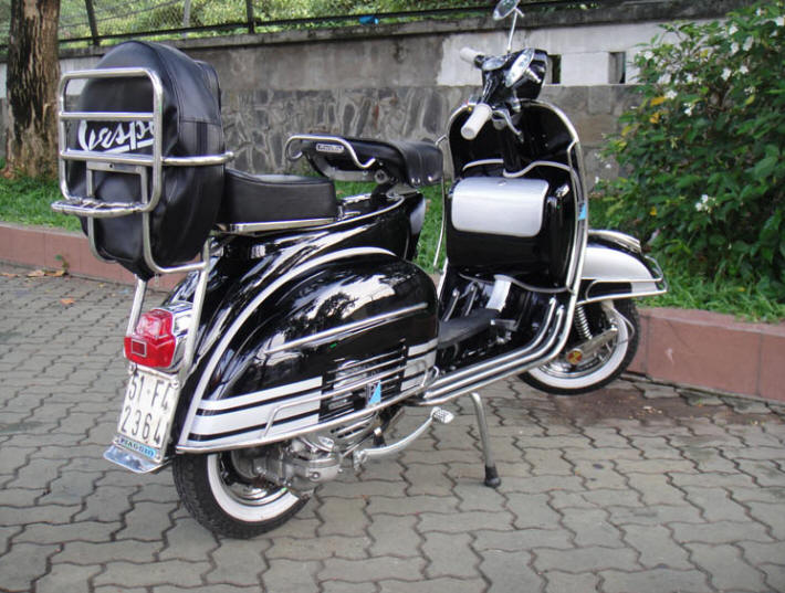 Vespa VBC Black and Silver Metallic