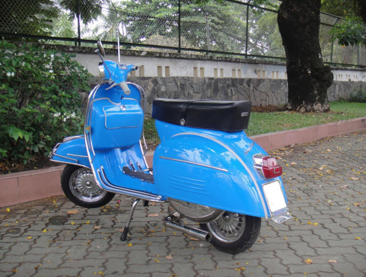 Vespa 180SS Blue