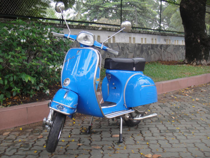 Vespa 180SS Blue