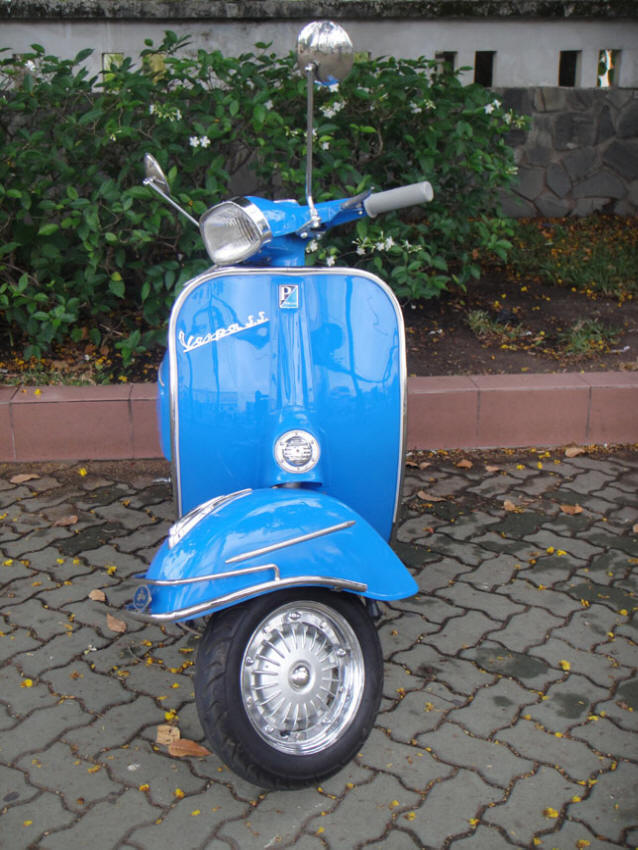 Vespa 180SS Blue