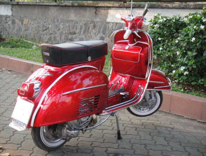 Vespa 180SS Red