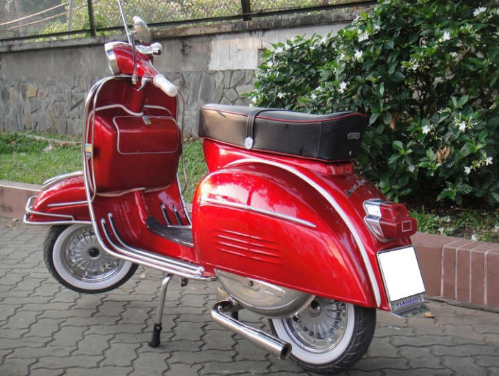 Vespa 180SS Red