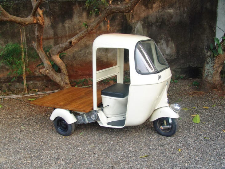 Vespa APE in Cream