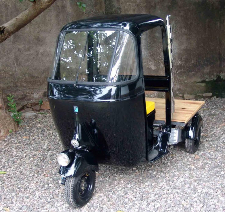Vespa APE in Black