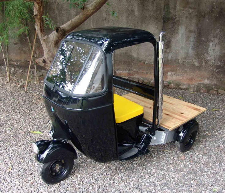 Vespa APE in Black