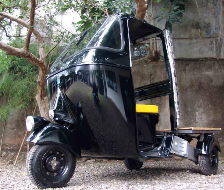 Vespa APE in Black
