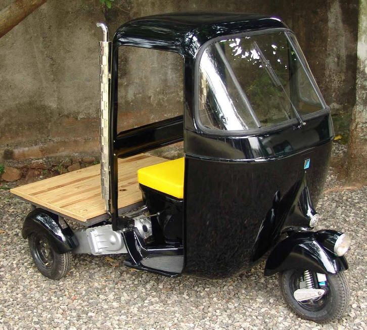Vespa APE in Black