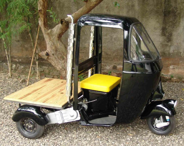 Vespa APE in Black