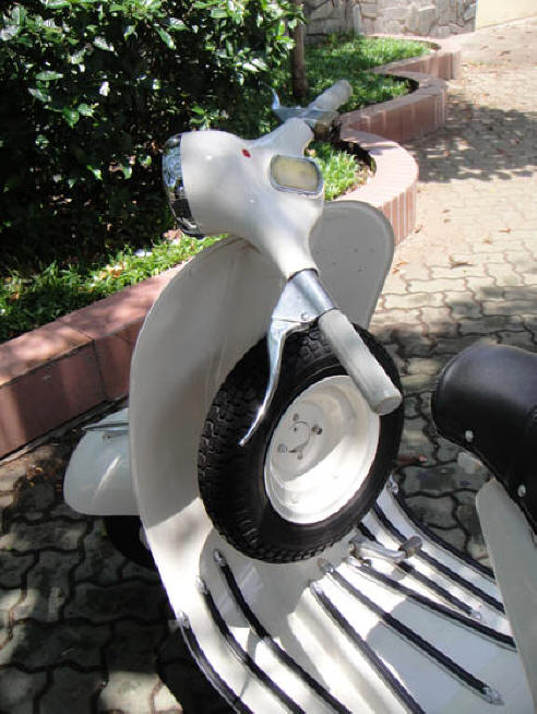 Vespa VB1 Cream