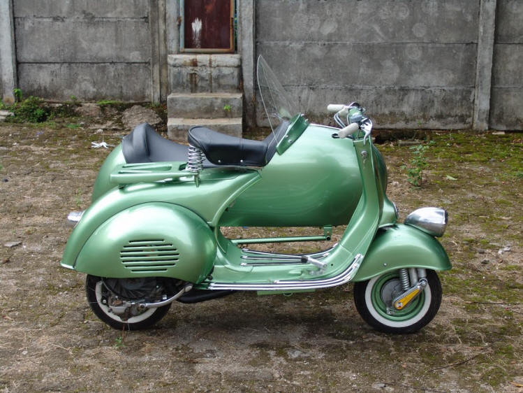 Vespa Faro Basso Green with Sidecar