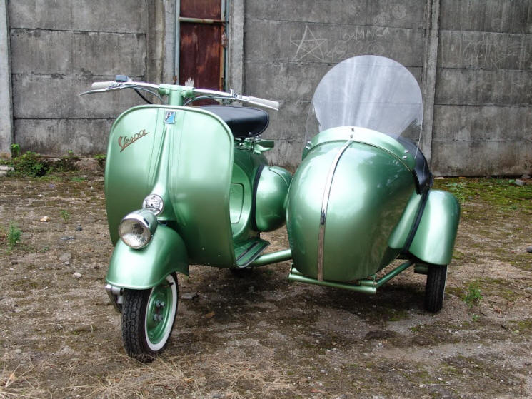 Vespa Faro Basso Green with Sidecar
