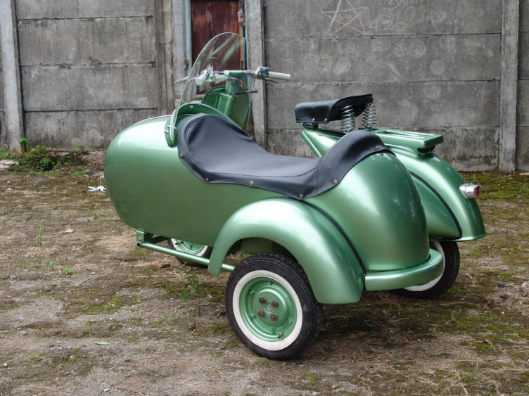 Vespa Faro Basso Green with Sidecar