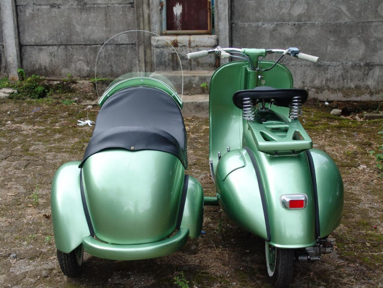 Vespa Faro Basso Green with Sidecar