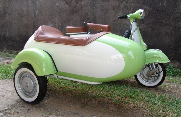 Vespa VBB Linden Green and White with Sidecar