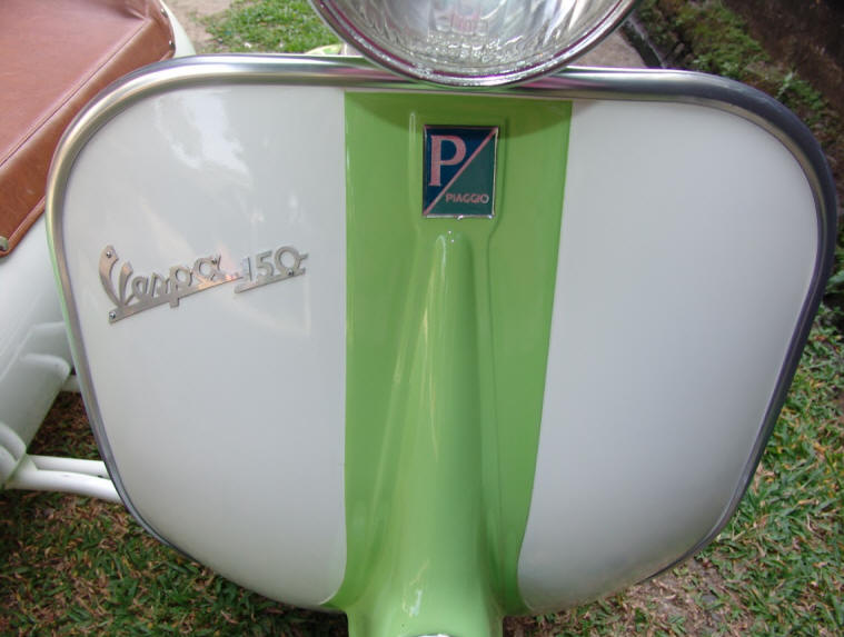 Vespa VBB Linden Green and White with Sidecar
