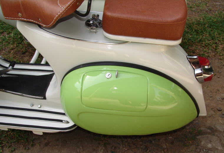 Vespa VBB Linden Green and White with Sidecar