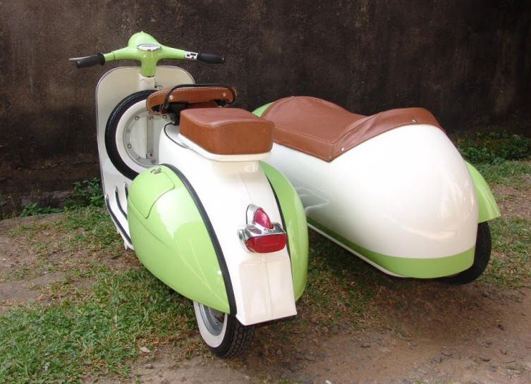 Vespa VBB Linden Green and White with Sidecar