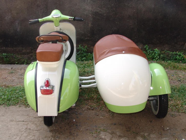 Vespa VBB Linden Green and White with Sidecar