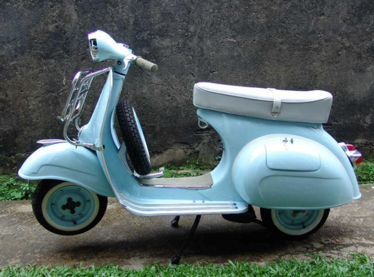 Vespa VNB Pastel Blue