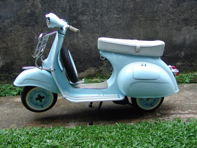 Vespa VNB Pastel Blue