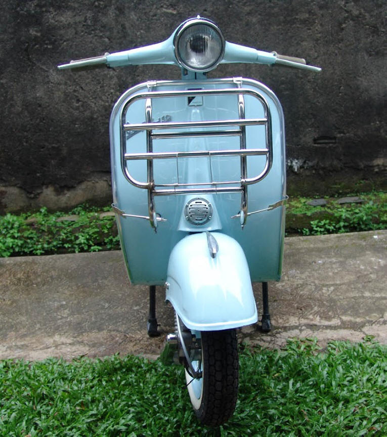 Vespa VNB Pastel Blue