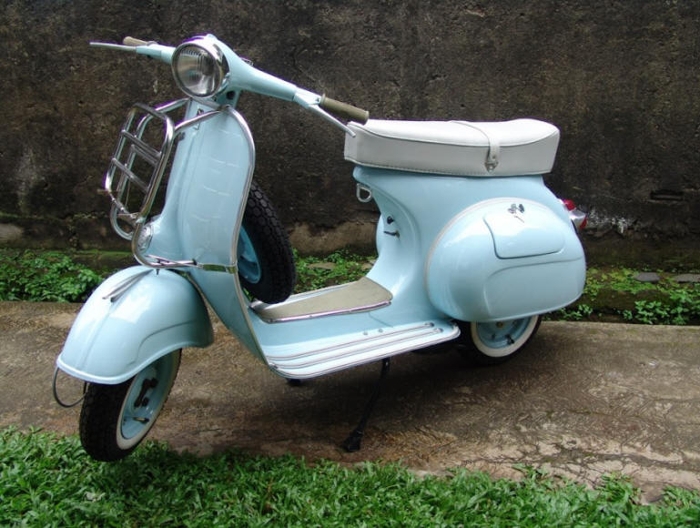 Vespa VNB Pastel Blue
