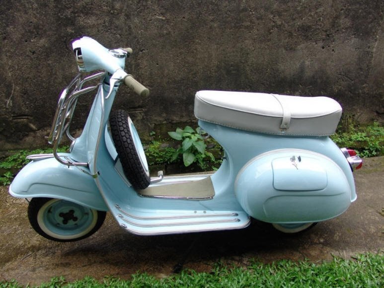 Vespa VNB Pastel Blue
