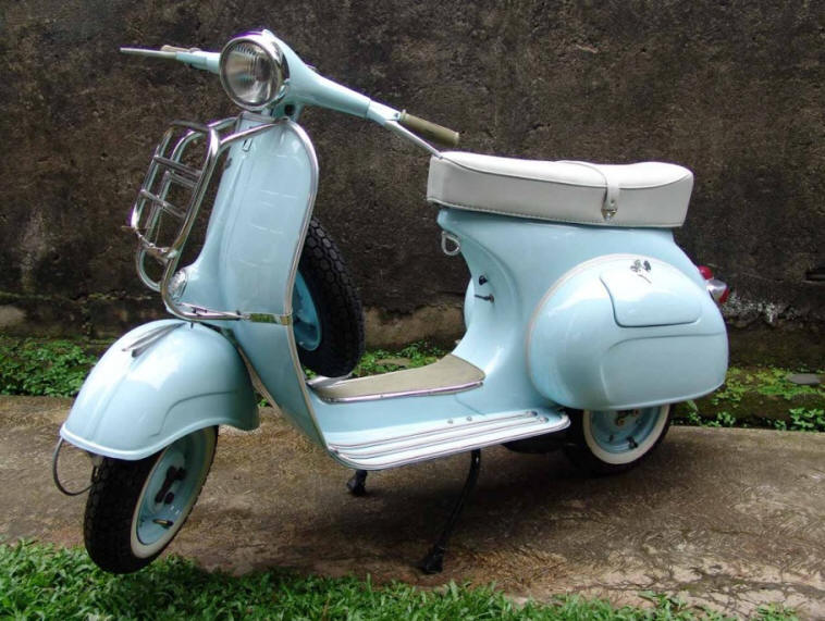 Vespa VNB Pastel Blue