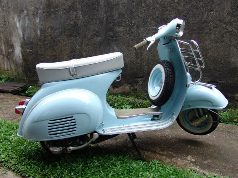 Vespa VNB Pastel Blue