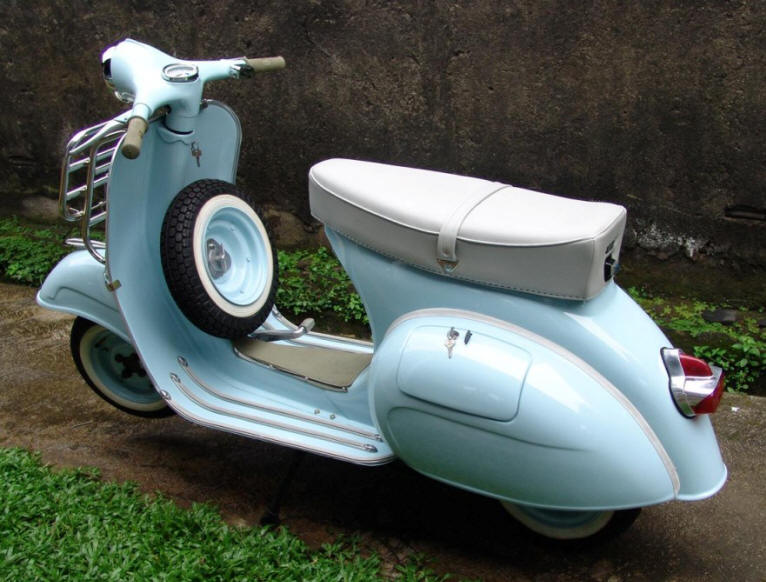 Vespa VNB Pastel Blue