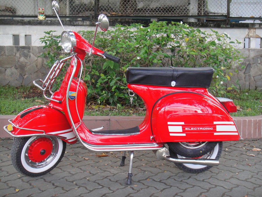 Vespa Rally 200 Red