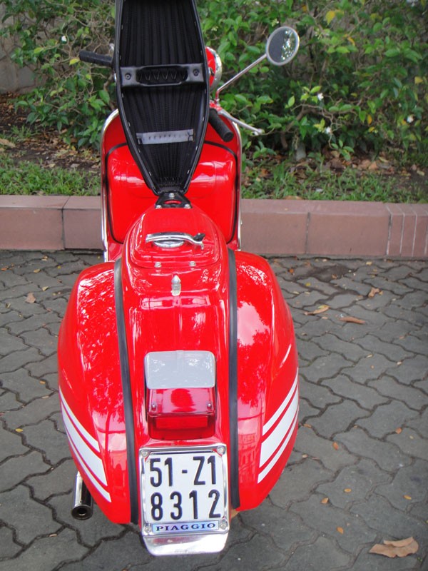 Vespa Rally 200 Red