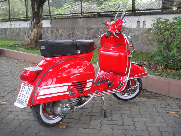 Vespa Rally 200 Red
